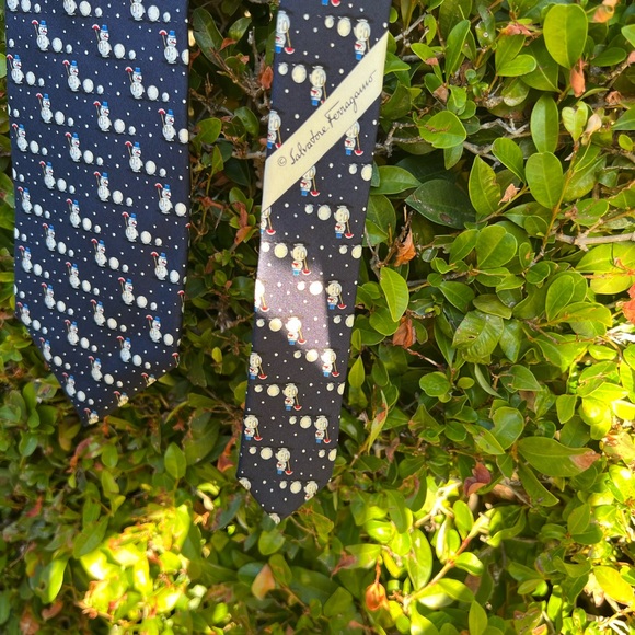 Salvatore Ferragamo Luxury Men’s Neck Tie 100% Silk Snowmen Holiday - Picture 4 of 6